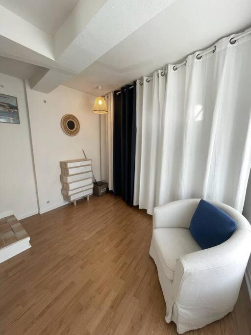 Charmante Maison Au Village Gruissan Extérieur photo
